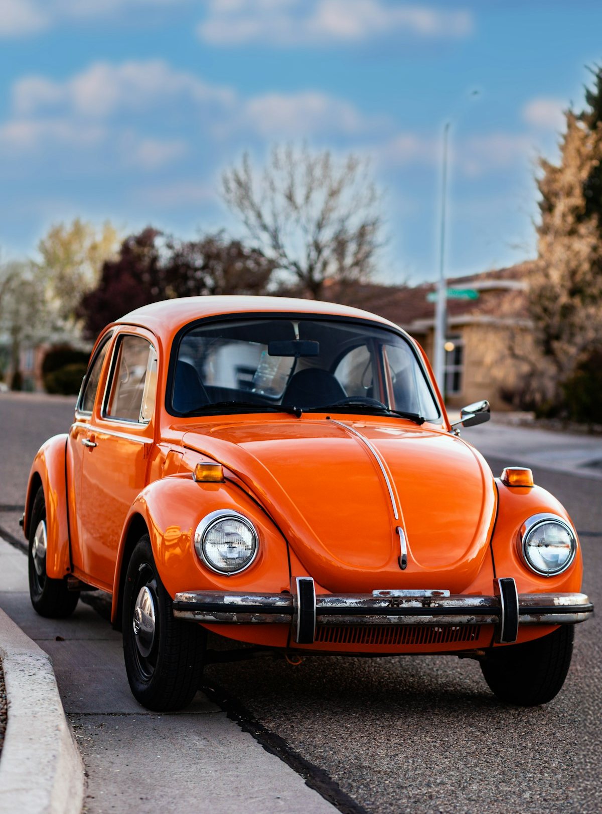 Volkswagen Escarabajo naranja restaurado